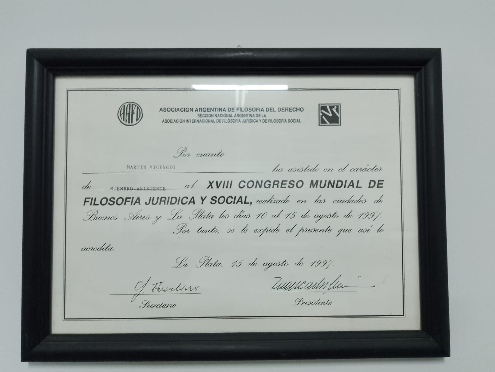 Certificado XVIII Congreso Mundial de Filosofía Jurídica y Social, 1997